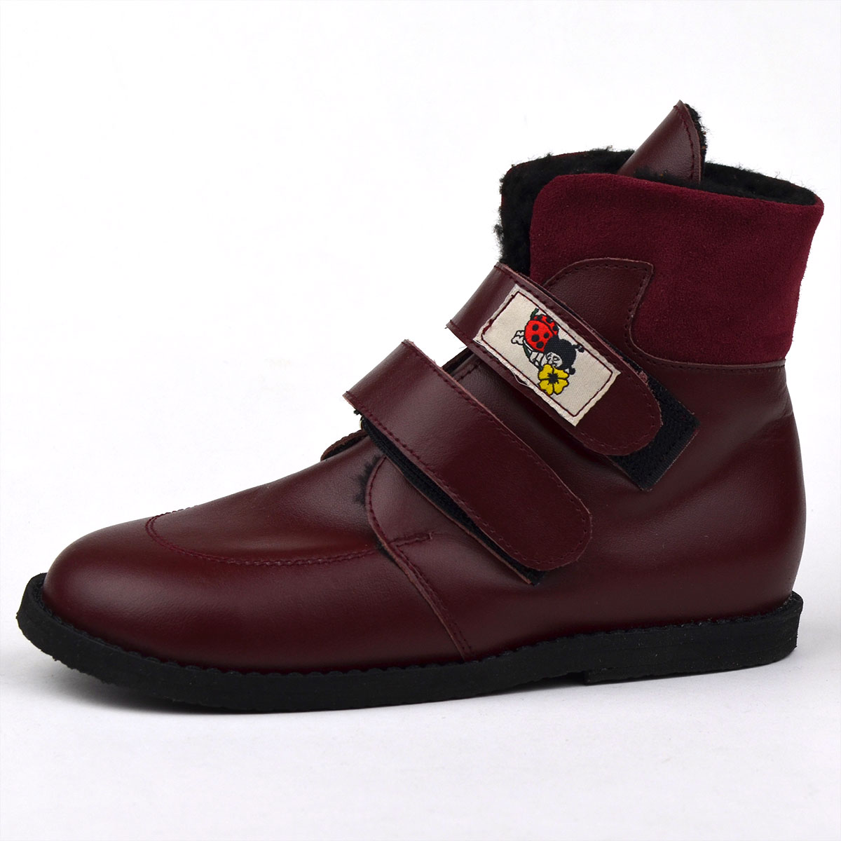 Magasszárú dr Leo bélelt cipő kislányoknak bordó színben, bordo gallérral - katicás felvarrással