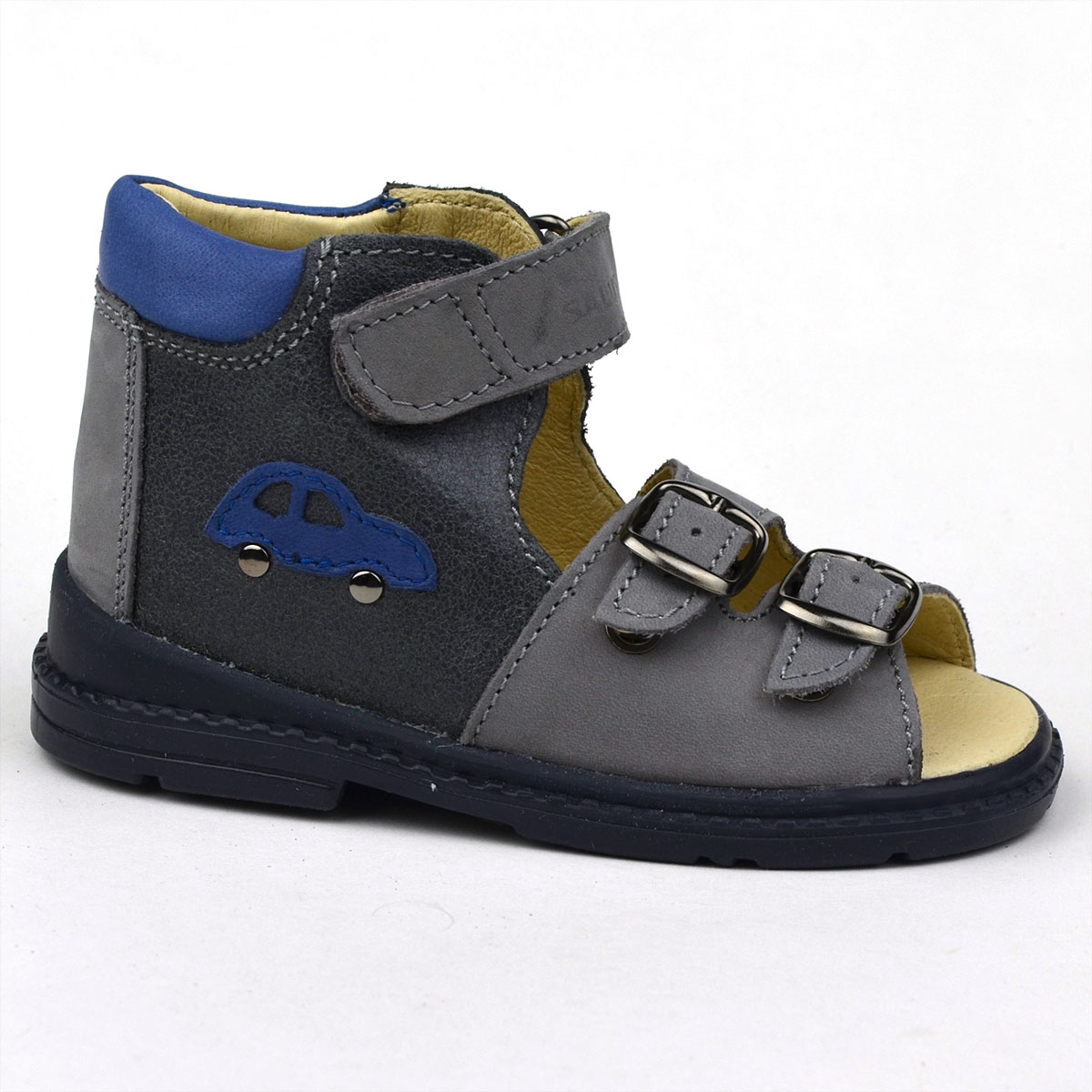 Flo-07 fiúszandál, szürke - kék, autóval
