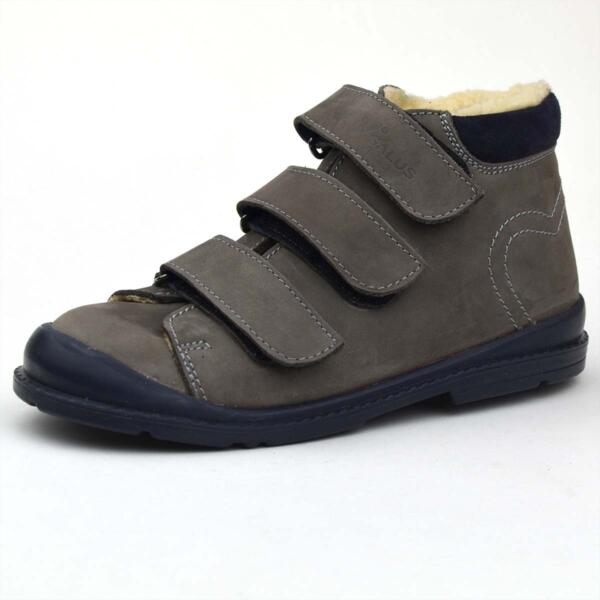 Flo-901 Salus bélelt fiúcipő szürke színben, sötétkék gallérral - prémium flexi talppal Flo-901 Salus bélelt fiúcipő szürke színben, sötétkék gallérral - prémium flexi talppal